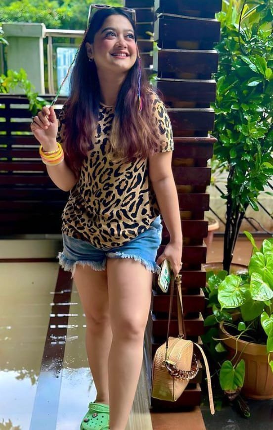  call girl in The Lalit Hotel